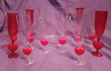 Cambro Champagne Bucket 12 Plastic Heart Adorned Champagne Flutes Clear And Red