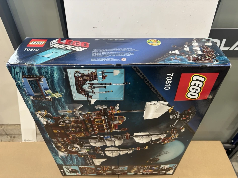 LEGO The LEGO Movie: MetalBeard's Sea Cow (70810) Retired Factory Sealed New - Image 3 of 4