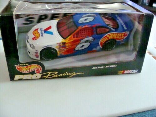 Hot Wheels Pro Racing Nascar Cars 1997 Edition Lot of 35 Hot Wheels Pro Racing Nascar Cars 1997 Edition Lot of 35