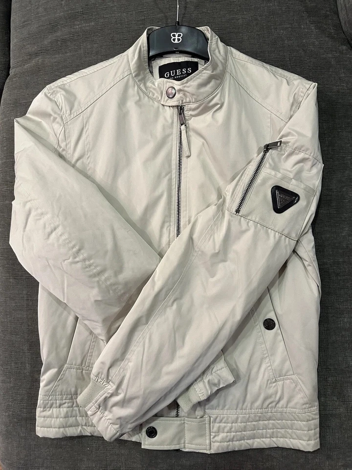 Neue Jacke von Guess, Slim Fit, Jungen Jacke, Freizeitjacke  Herrenjacke, Gr. 46 - Bild 2 von 4