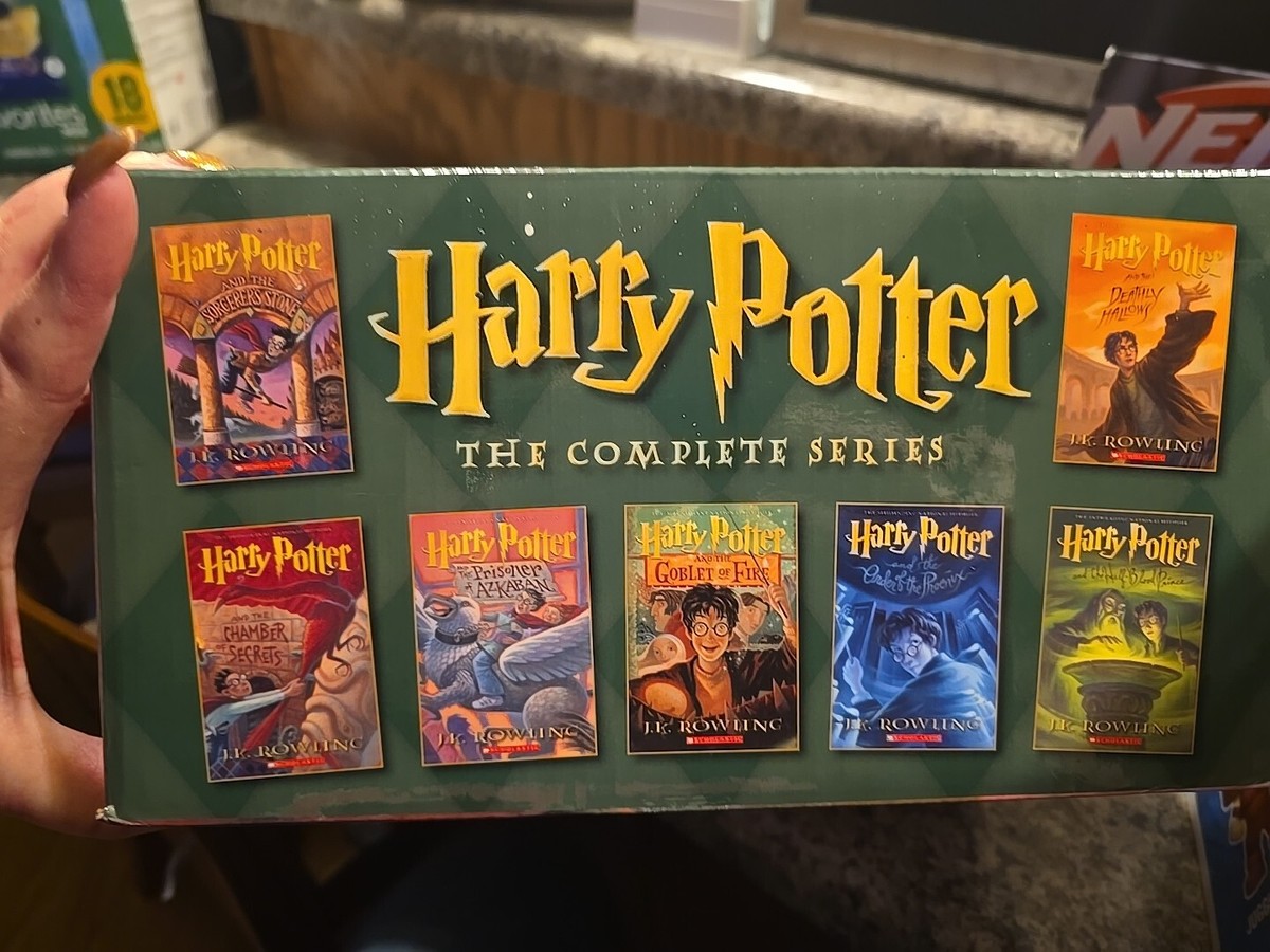 おまけ付Harry Potter:The Complete Series 全巻 Harry Potter Complete Series Boxed Set Paperback Collection