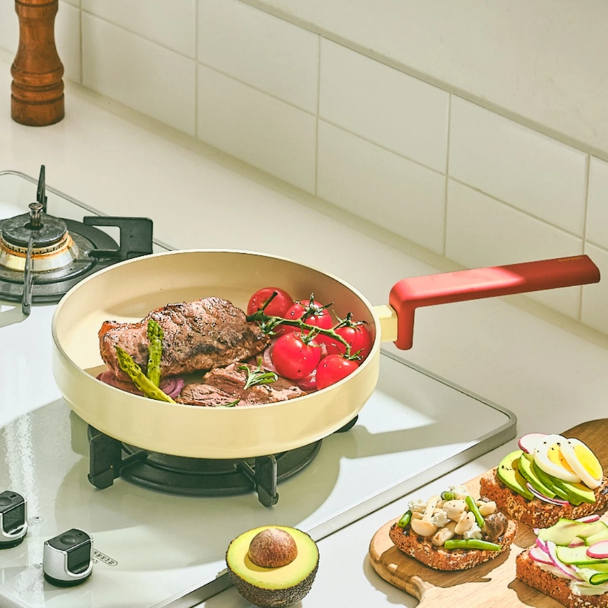 Danish Forged Nonstick 9.5" Frying Pan, Induction Compatible Tamagoyaki Skillet