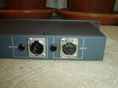 Symetrix 501, Latter Version, Peak-RMS Compressor, Limiter Symetrix 501, Latter Version, Peak-RMS Compressor, Limiter