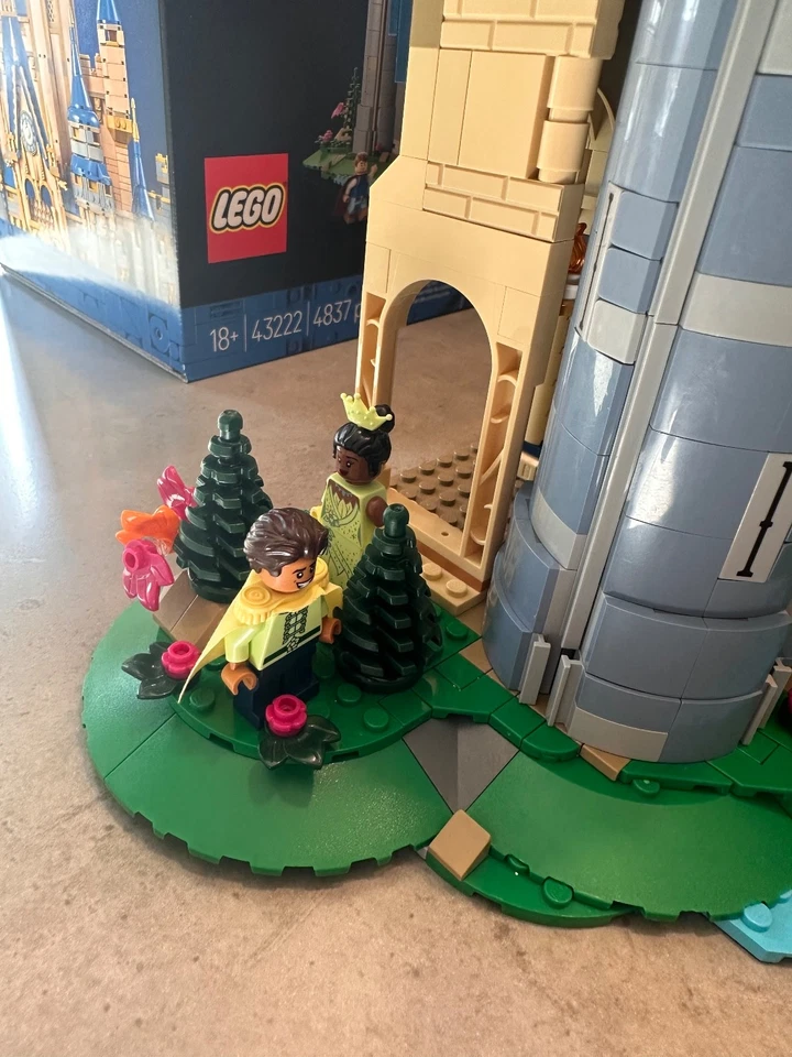 LEGO Disney Castle 43222 - Juego 100% Completo con Minifiguras, Caja y Manuales|Usado Foto 4 de 4