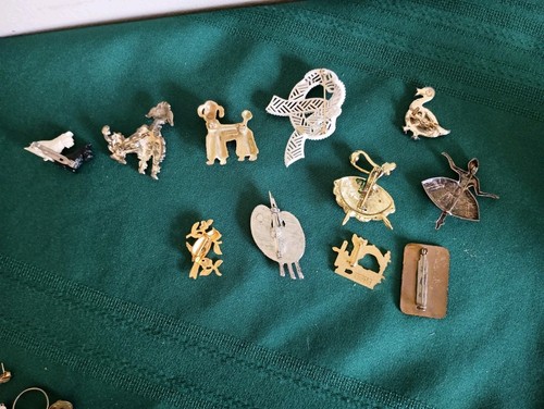 Lot Of Vintage 11 Women's Pins Poodles, Scottie Dog, Dancing Ballerina Trifari - Picture 5 of 11