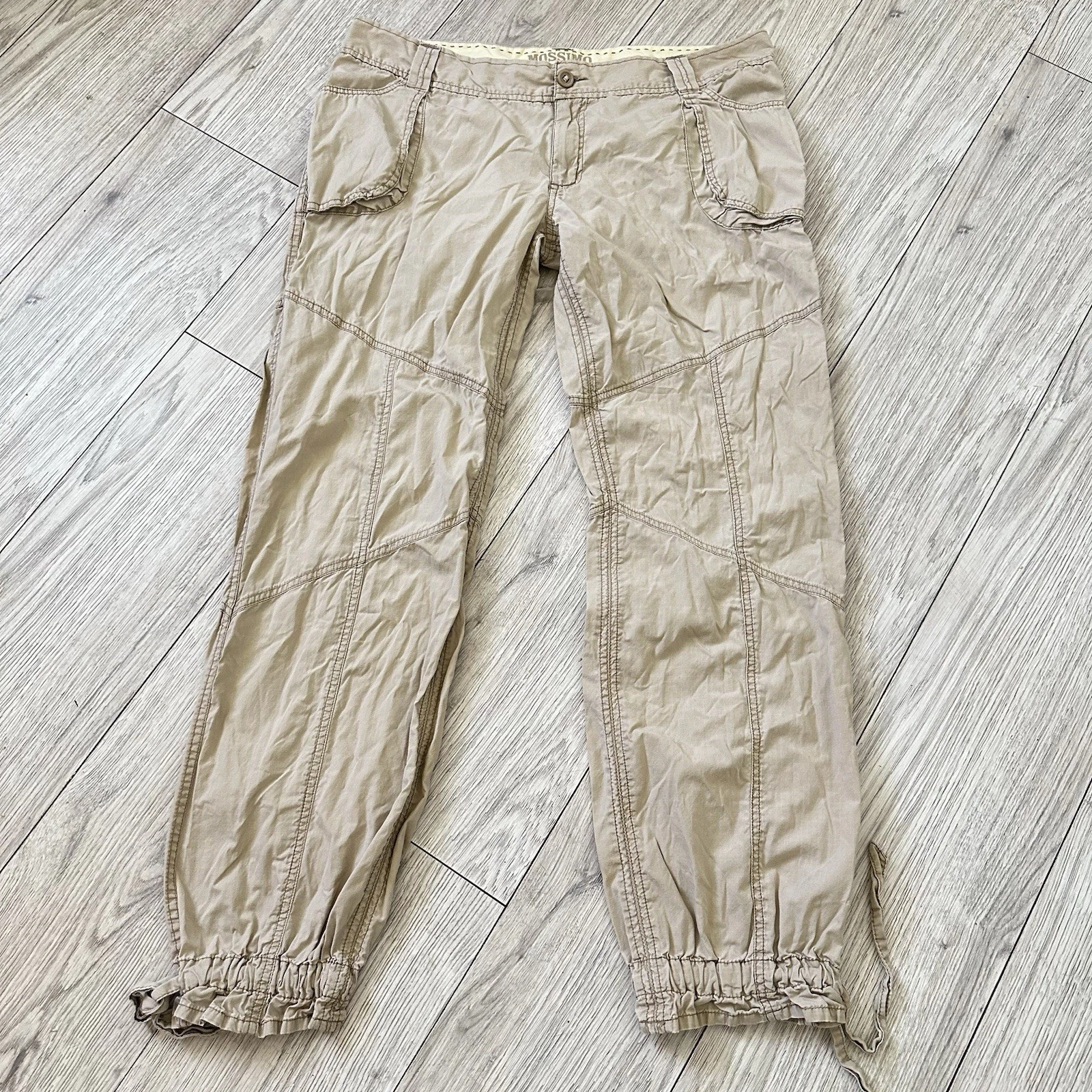 Mossimo Supply Co Womens beige Cargo Capri Pants Drawstring Hem 17
