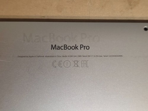 Apple MacBook Pro A1398 Mid 2015 Ersatzteile Palmrest Logic Board Unterschale