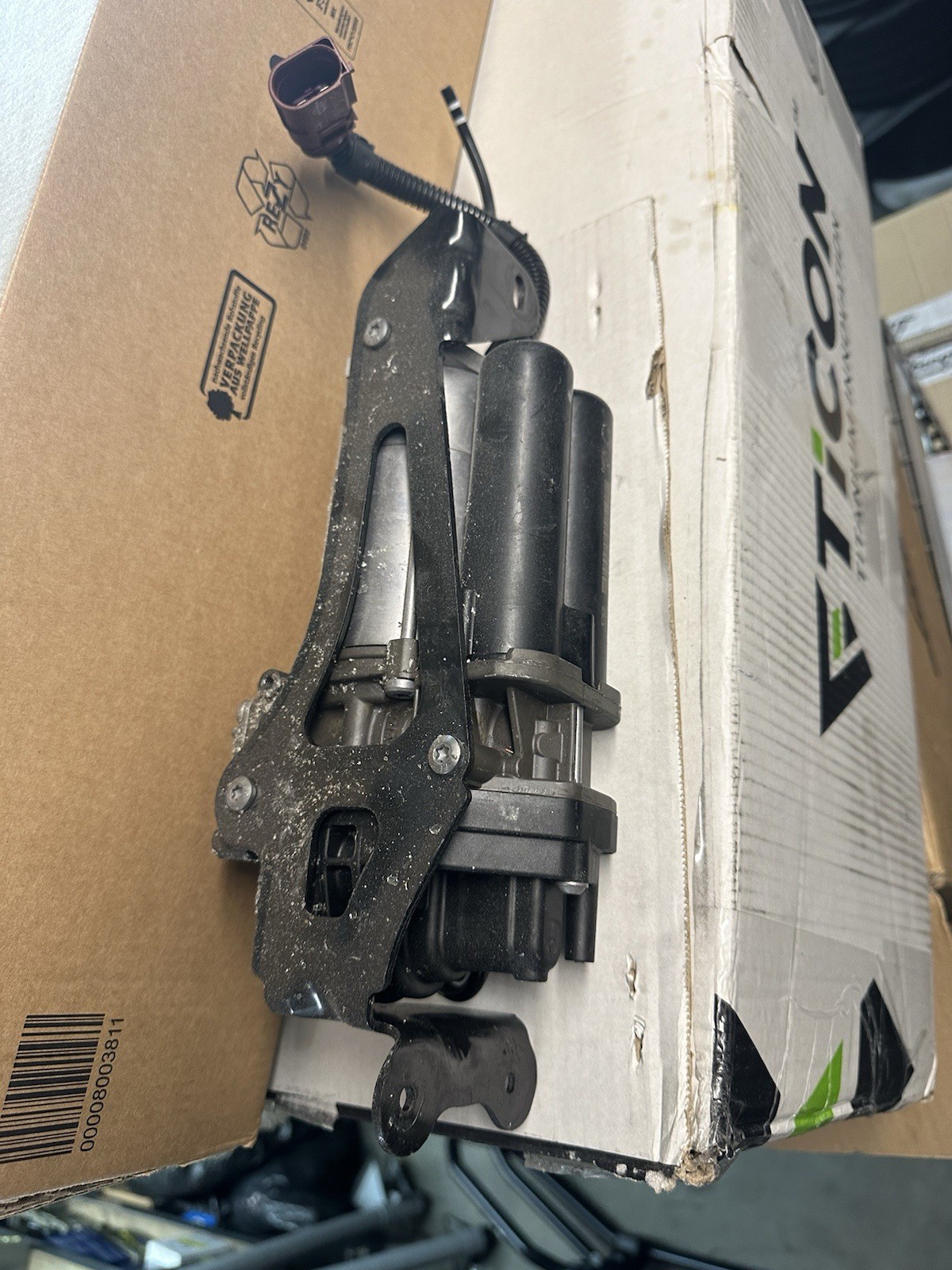 Lamborghini Huracan Front Lift Suspension COMPRESSOR ONLY  (4S0616007E )