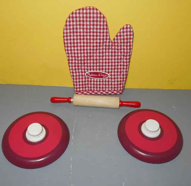 Melissa & Doug Deluxe Wooden Kitchen Replacement Accessory Lids & Oven