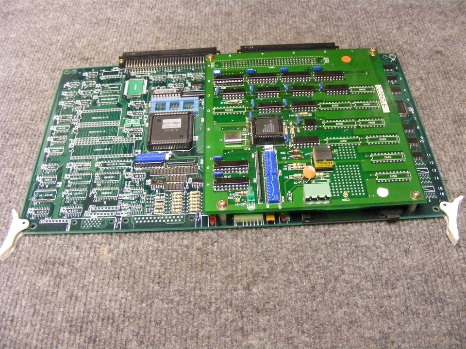 Nachi PC Control Board Cat. No. UM873C with Daughter Board UM858 - Image 4 of 4