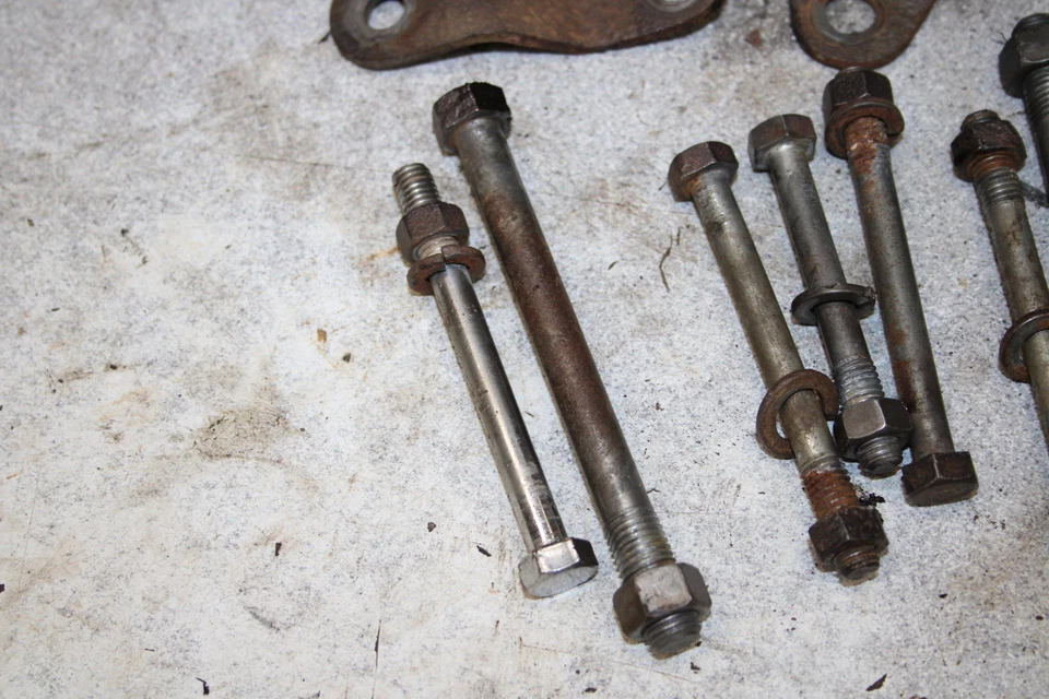 1974 年本田 CL200 发动机安装螺栓硬件电机 SCREWS V14-1677.UX — 第 4/4 张图片