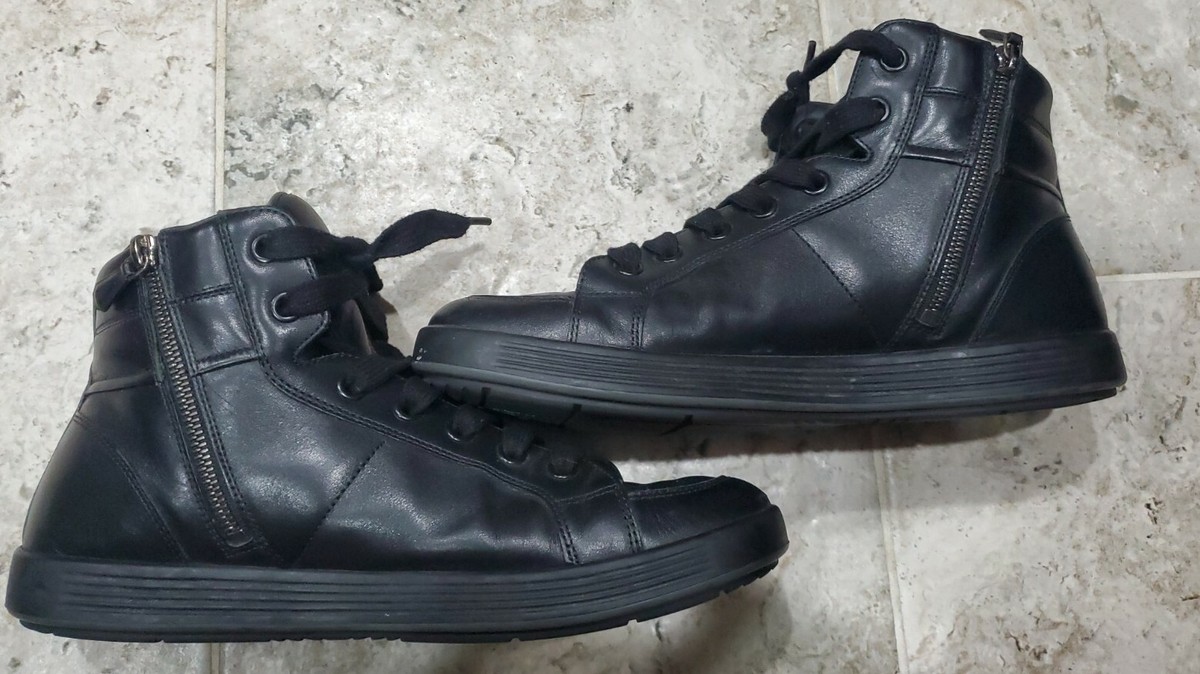 AUTHENTIC LUXURY PRADA HIGH-TOP BLACK LEATHER SNEAKERS MODEL AUTHENTIC LUXURY PRADA HIGH-TOP BLACK LEATHER SNEAKERS MODEL