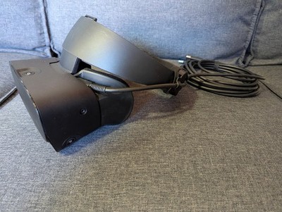 Oculus Rift S - VR-Headset für PC/SteamVR + Touch-Controller, Kabel
