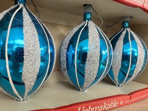 Vintage Wales Unbreakable Blue Christmas Decorations 3 Ornaments Original Box - Picture 3 of 5