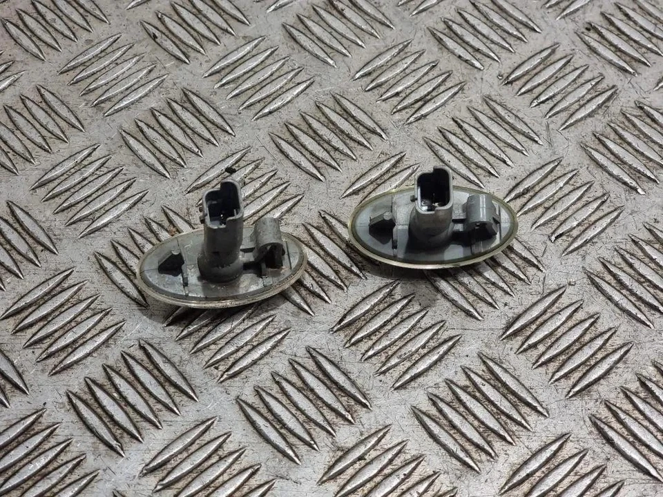 Segnale di svolta parafango anteriore sinistro CITROËN C3 Picasso 9680057480 1.60 33333729 - Immagine 2 di 2