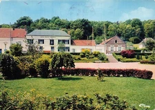 60  LAIGNEVILLE LA PLACE DE LA MAIRIE