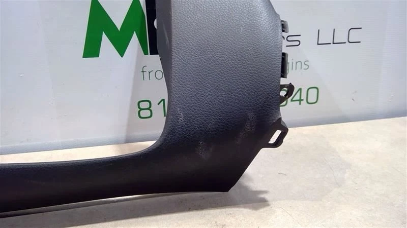 GUANTERA NISSAN SENTRA 2013-2019 MOLDURA DE DEPARTAMENTO.685203SG0A Foto 4 de 4