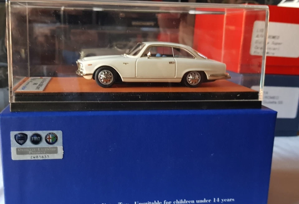 LOOKSMART 1/43 - Alfa Romeo 2600 Sprint 1966 Edizione Limitata  182/299 - Immagine 2 di 4