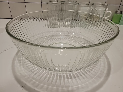 Pyrex 4.5 QT Fluted Clear Soda Lime Glass Mixing Nesting Bowl 7404-S