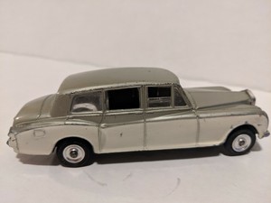 Dinky toys rolls royce phantom v Clearance