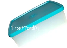 Tupperware Square Away Large Vtg USA Sandwich Keeper Teal 6 1/4 x 5 3/4 x 2 In