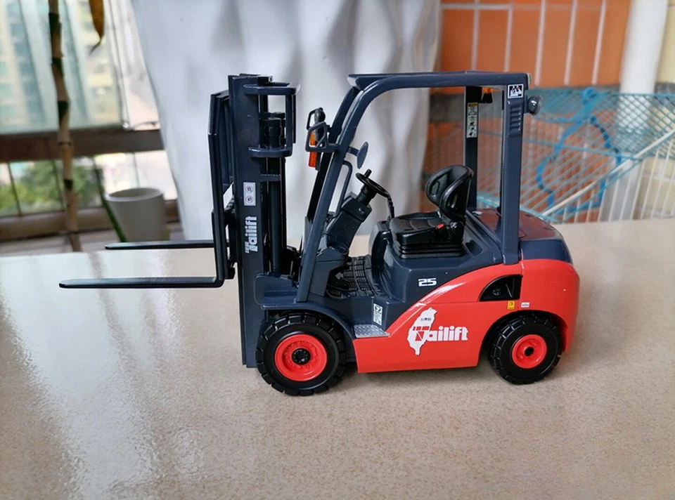 1/20 Scale Tailift 25 Forklift Fork Lift Truck Diecast Model Toy NIB - Image 2 of 4