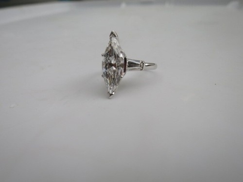 3.71 carat Marquise cut Diamond GIA cert F VS2 Platinum Ring with baguettes - Picture 3 of 10