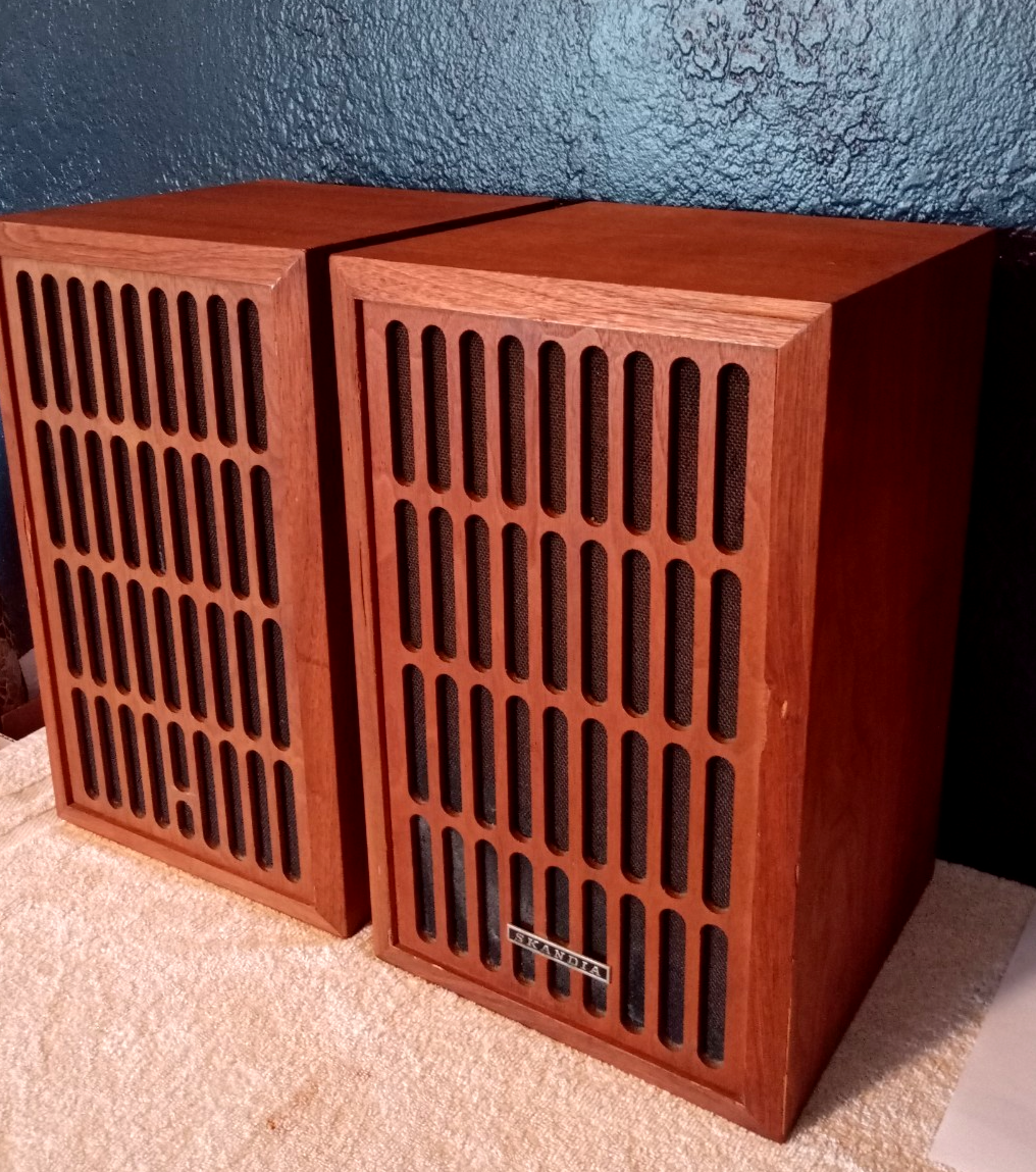 Vintage SKANDIA 825 Speakers Set Wood Cabinet and Grills RARE