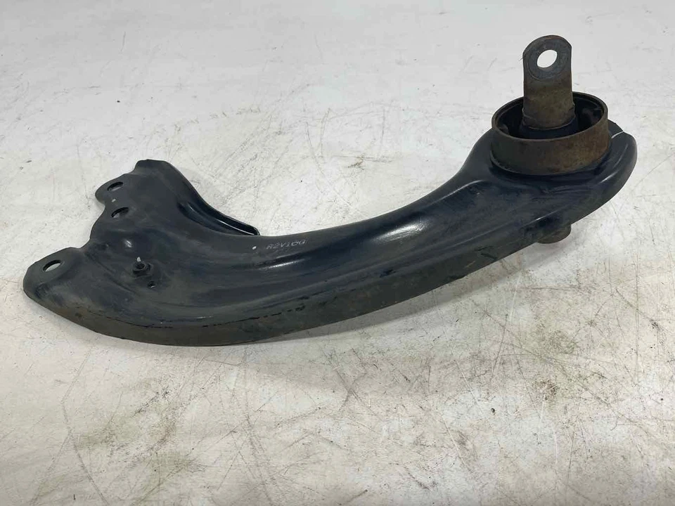 Brazo de control de arrastre inferior trasero izquierdo para sedán deportivo Honda Civic 22-25 OEM Foto 3 de 4