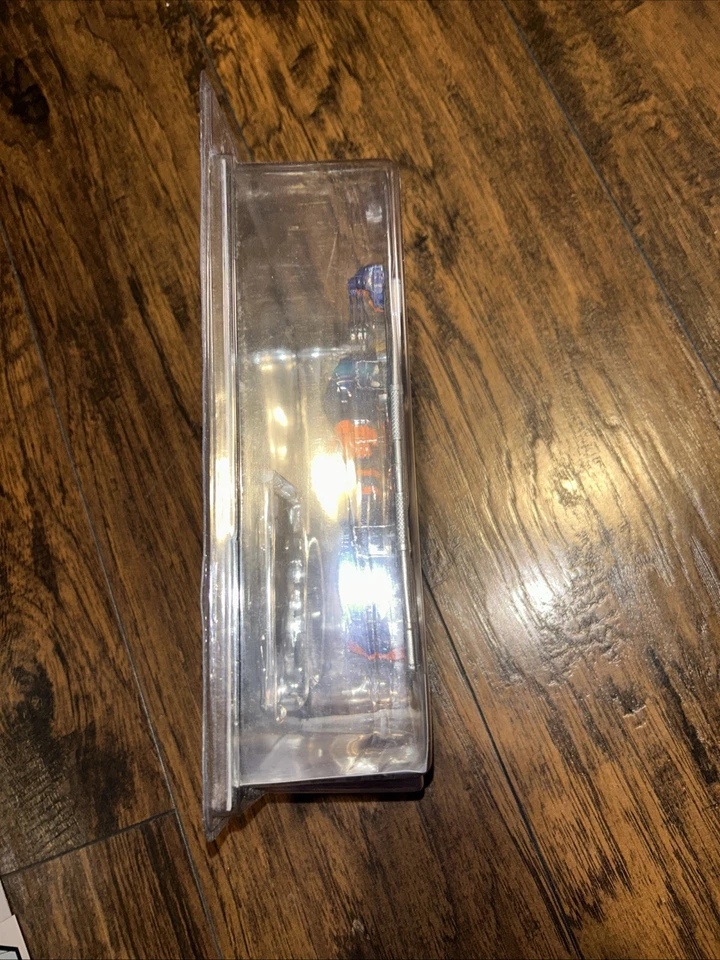 NEW Mcfarlane Platinum Edition:  DC Direct - Deathstroke (w/comic book)  - NIB - Image 4 of 4