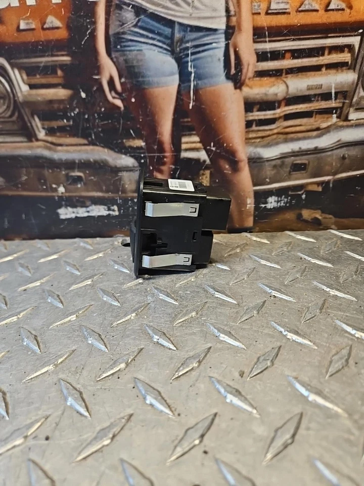 Door Window Switch WVE 1S12999 - Image 2 of 4