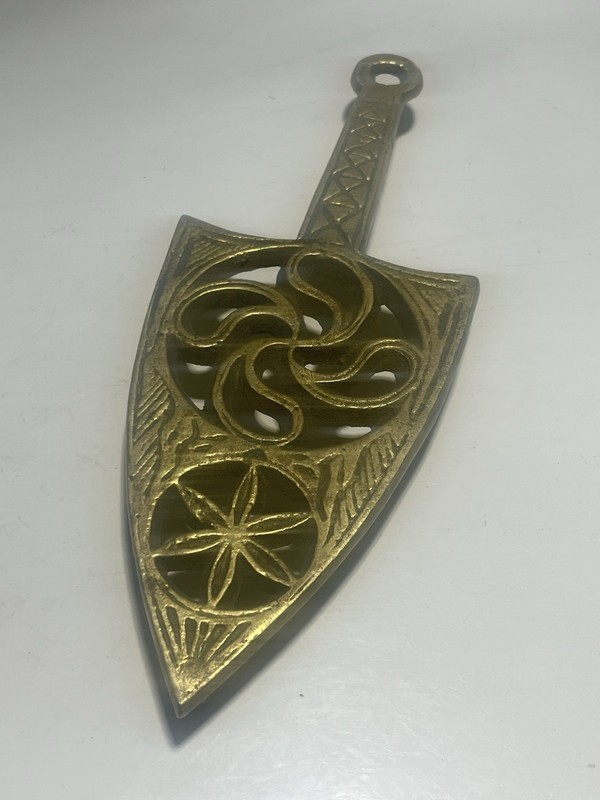 WILLIAMSBURG Brass Trivet CW10-10 Polished Brass Abstract Shape