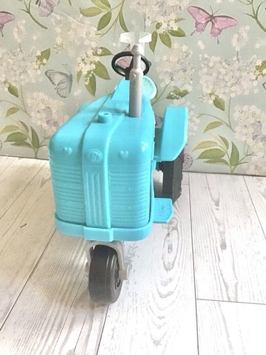 Barbie Dulce Huerto Granja Muñeca Con Tractor Soporte Vegetales y Accesorios Moderno - Imagen 9 de 14