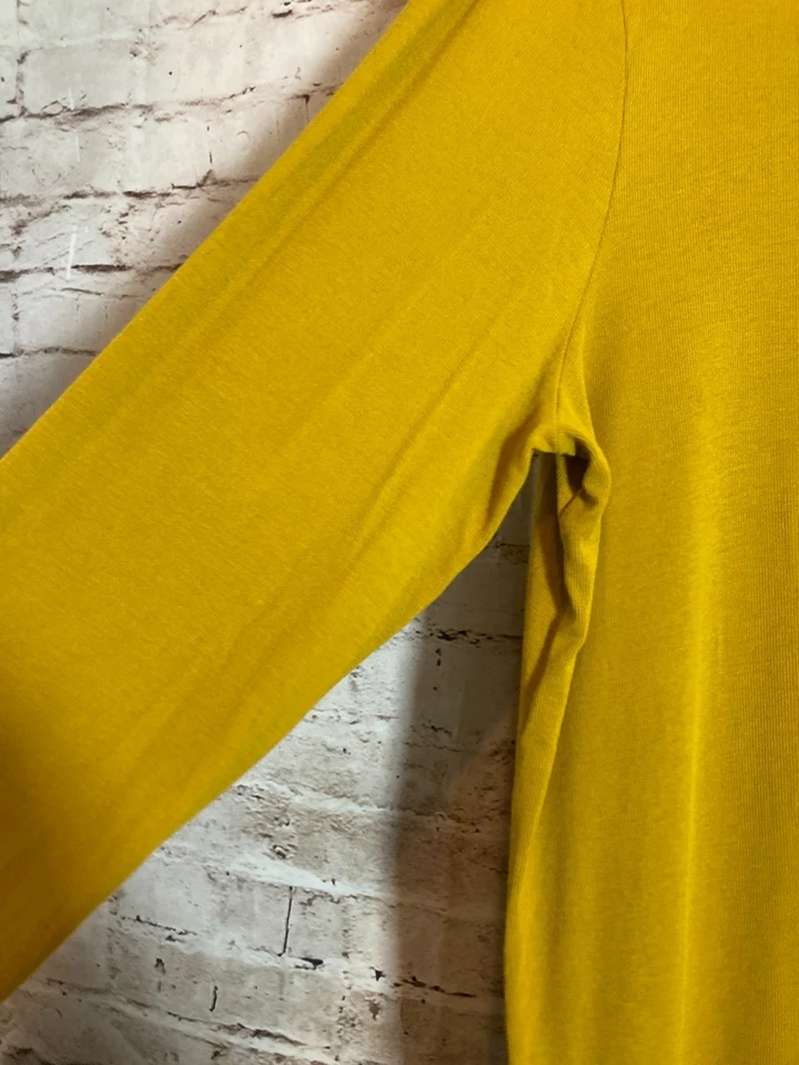 Top Universal Estándar Mujer XL Mostaza Acanalado Cuello Alto Modal Elastizado Artístico Foto 2 de 4