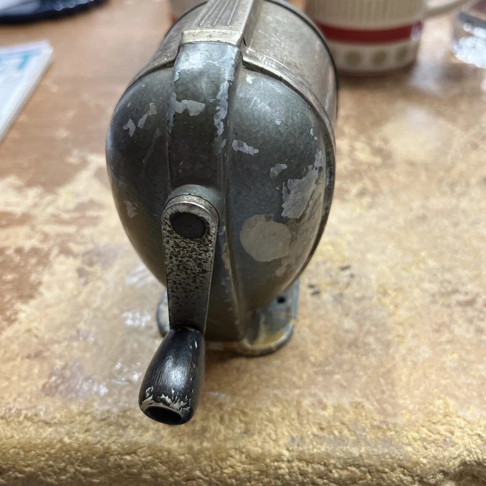 Sacapuntas Boston Vintage Modelo KS Montaje en Mesa de Pared Manivela Old School Foto 4 de 4