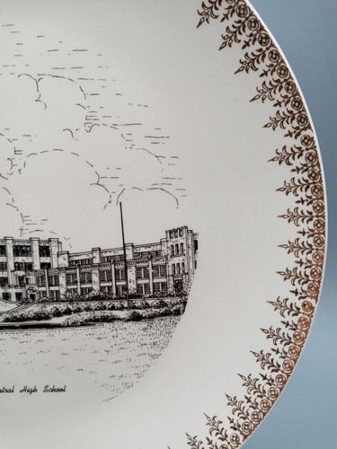 Vintage Little Rock Central High School 10" Ceramic Commemorative Plate - Picture 4 of 7