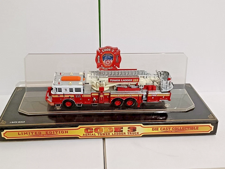 CODE 3 FDNY AERIALSCOPE TOWER LADDER 111 - 1/64 vigili fuoco pompieri - Immagine 2 di 4