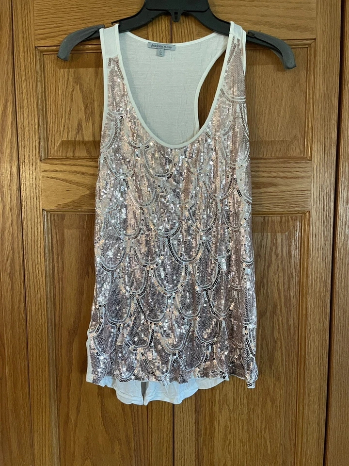 CAMISA SIN MANGAS CHARLOTTE RUSSE TALLA GRANDE LENTEJUELAS Foto 3 de 4