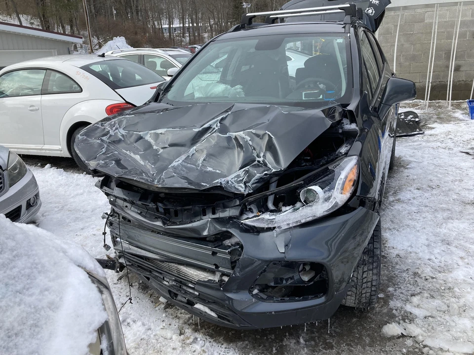 Chevrolet Trax 19 eje pasajero Foto 2 de 4