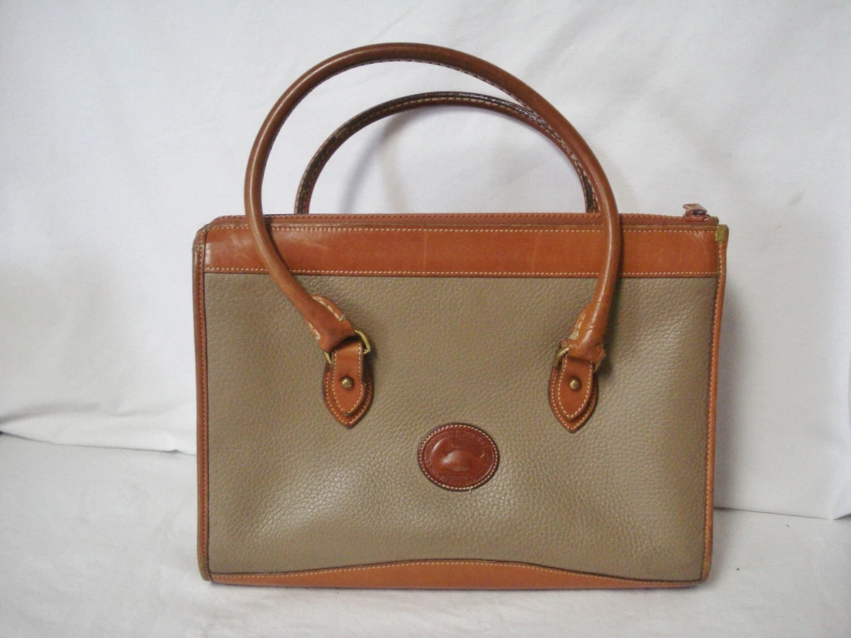 Dooney Bourke British Tan Pebbled Taupe All Weather Purse EUC