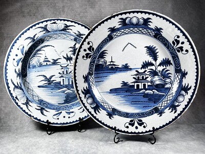 Ein hervorragendes PAAR Lambeth Delftware Chinoiserie Zinnglasur 35 cm Ladegeräte um 1780