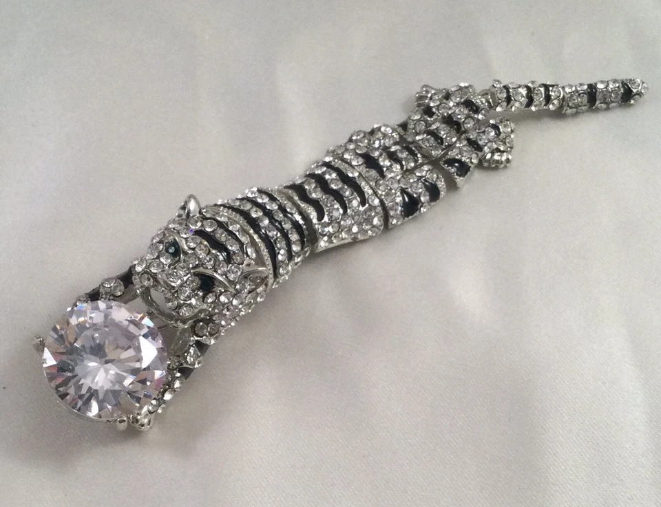 VINTAGE JEWELLERY LARGE SILVER TIGER BROOCH PIN ANTIQUE DECO DRESS JEWELRY    - image 2 of 4