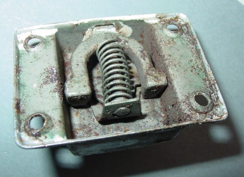 Vintage Cabinet Cupboard Turn Latch Catch Primitive Shabby Steel Hardware Set - 第 7/15 張圖片