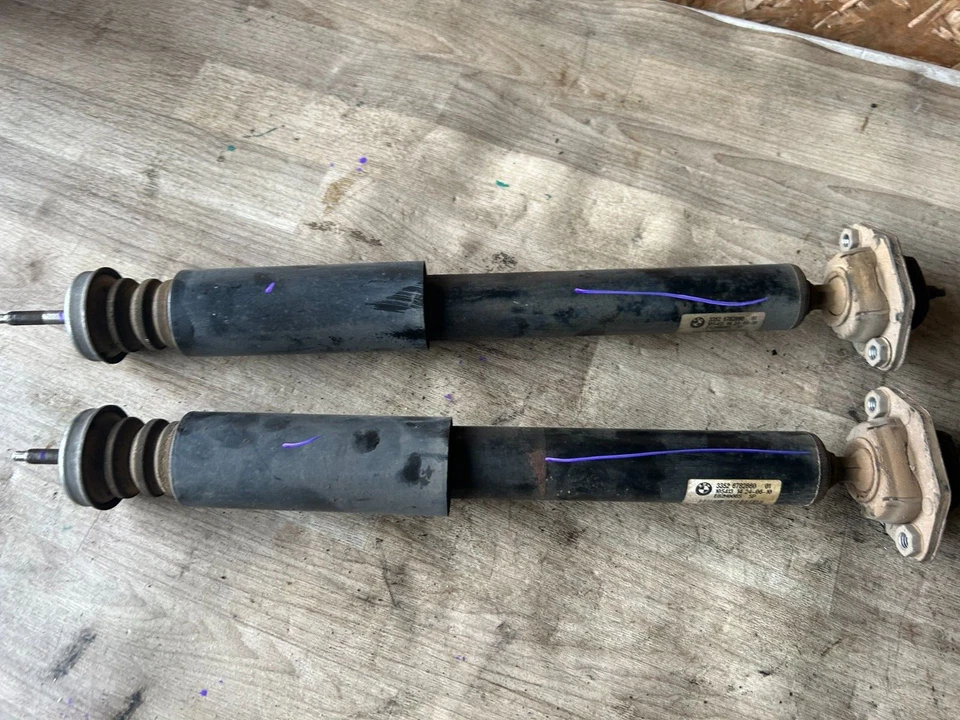  BMW 128I 135I E88 OEM 08-13 SET REAR LEFT & RIGHT STRUT SHOCKS - Image 3 of 4