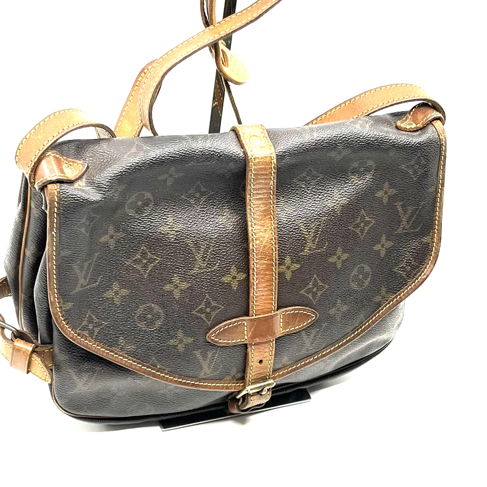Bolso Bandolera LOUIS VUITTON Saumur M42256 Monograma Auténtico de Japón Foto 3 de 4