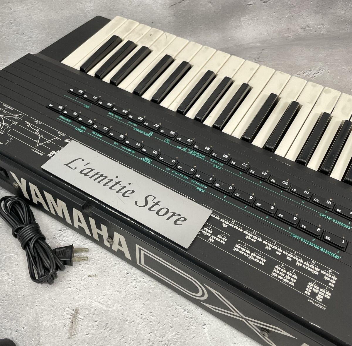 YAMAHA DX7s Digital Programmable Algorithm Synthesizer