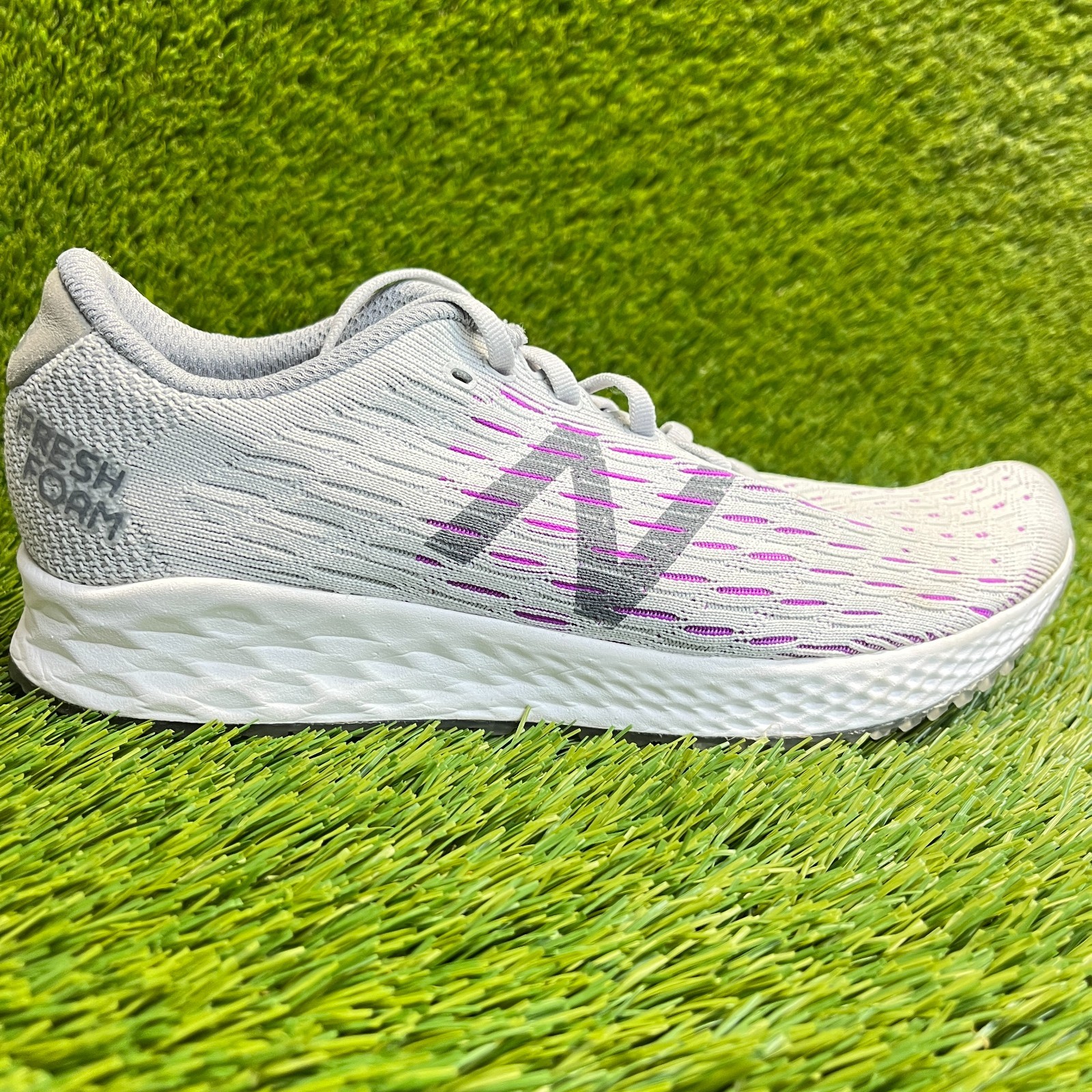 New Balance Fresh Foam Zante Pursuit Womens Size 10D Gray Running Shoes Sneakers