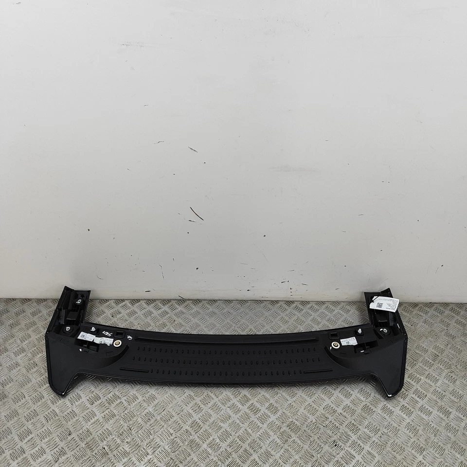 Peugeot 3008 MK3 P64 Tailgate Bootlid Spoiler 7078048 2024 31547604 Foto 3 de 4