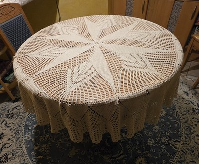 Tischdecke Filet-Häkelei Handarbeit Unikat, 165cm Durchmesser,  beige Vintage