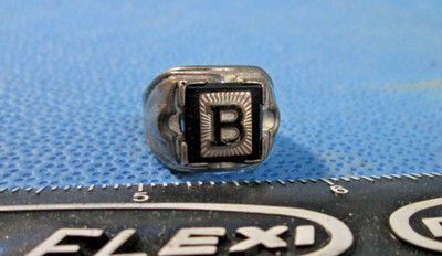Vintage Sterling Silver Monogram ''B'' Ring A4